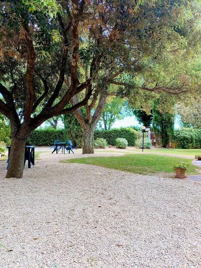 Il Melarancio Bed & Breakfast Pescia Romana 0*,  Italy