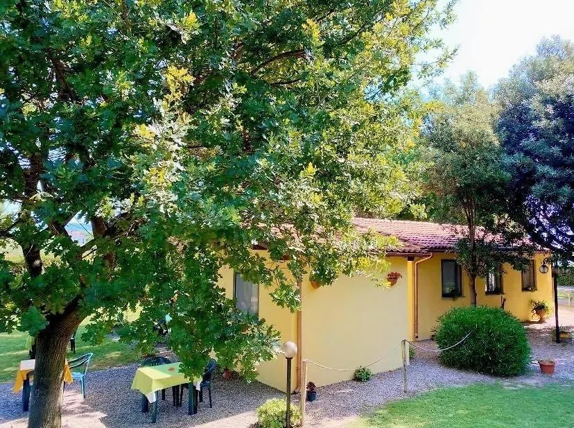 Il Melarancio Bed & Breakfast Pescia Romana 0*,  Italy